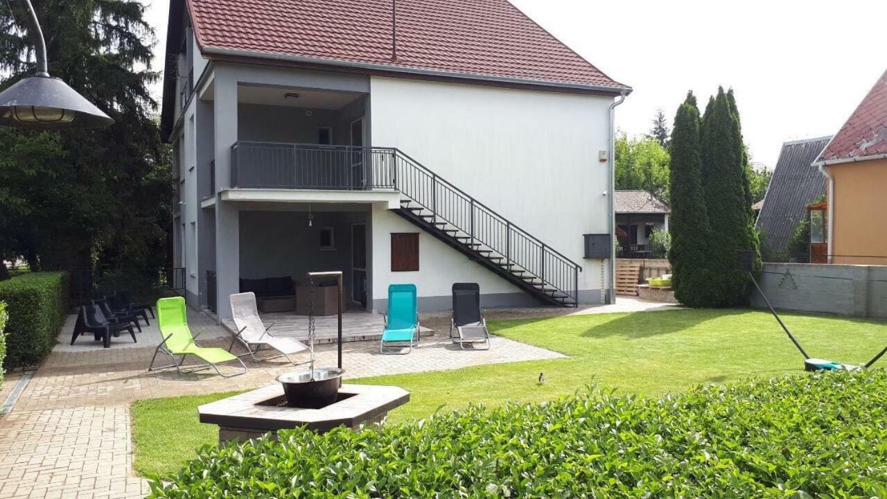 Mihi Apartman Balatonvilágos Exterior foto